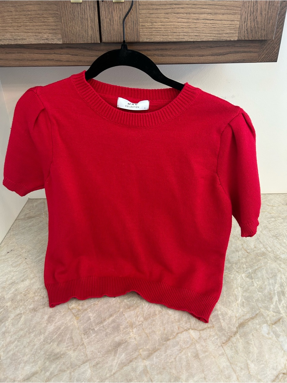 Women’s Red Short-Sleeve Knit Top (cropped)